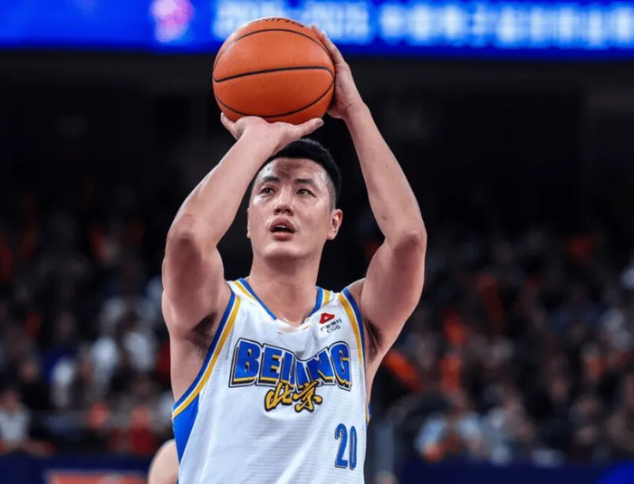 输上海发布会！许利民赞翟晓川，回应伤情情况，贝利强调阵容不整|赵睿|曾凡博|陈盈骏|篮板|复出_新浪体育_新浪新闻